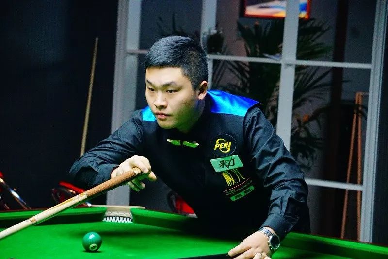 他的表现依 他的表现依