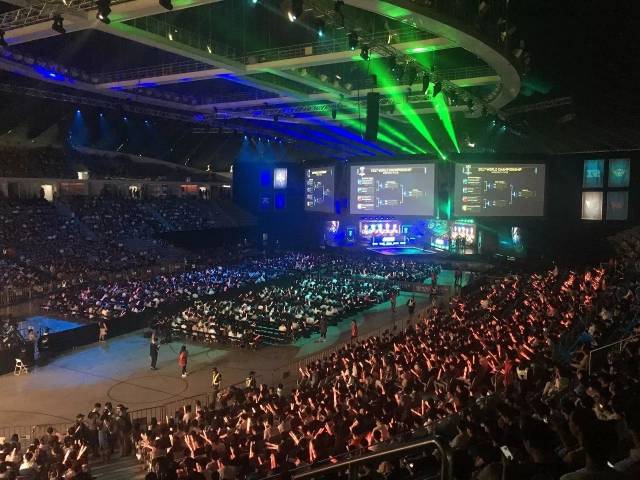 目前效力于 目前效力于